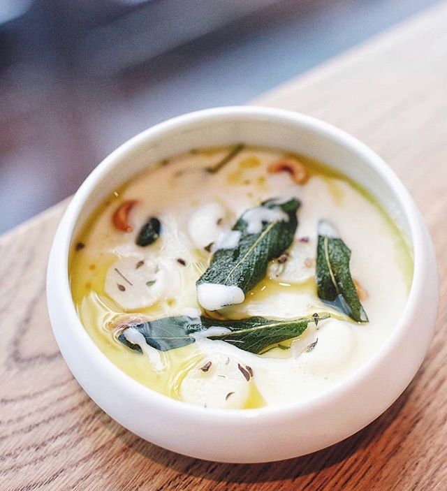 hide_restaurant's tweet photo. Warm hay custard, Jerusalem artichoke &amp; sage butter #olliedabbous #hidelondon #artichoke #michelin #starter #finedining #hideabove #foodie #foodphotography photo by our guest @fundamentally_flawed https://t.co/UgCRC16oSO https://t.co/RZPcrusUJM