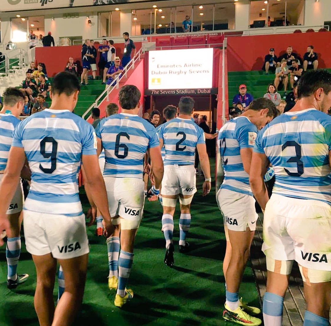 #Pumas7s 
Finaliza la participación de los Pumas en <a href="/Dubai7s/">Emirates Dubai 7s</a>
Terminaron con una derrota ante Fiji por 31-21 

La semana próxima habrá revancha en Ciudad del Cabo, los días 8 y 9 de diciembre. 

#JugamosTodos