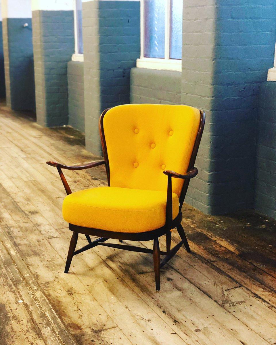 relovedsimion's tweet photo. I have absolutely loved upholstering this vintage 1960s @Ercol_Furniture 477 low back chair with beautiful Bute fabric... I especially love the oversized buttons! Do you think I’ve given this timeless classic a new lease of life? #statementchair #ercol #vintage #retore https://t.co/vgJAGeD2gF