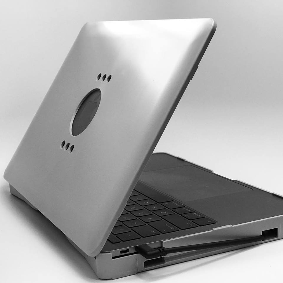 byte_case tweet picture