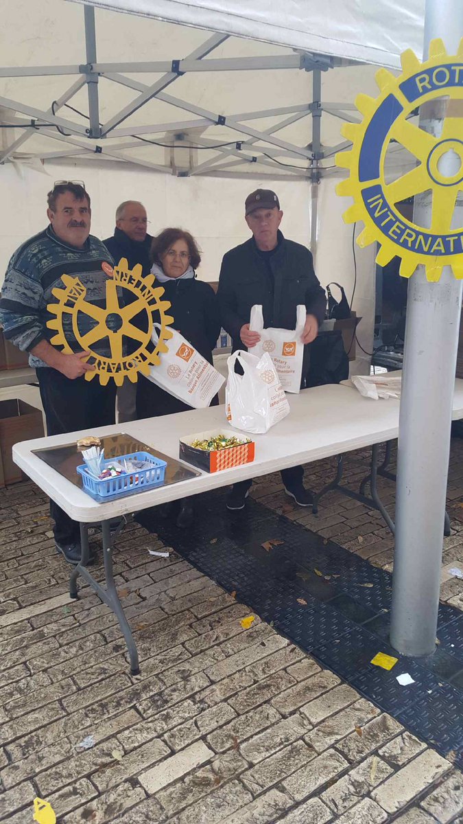 RotaryPalaiseau's tweet photo. #RotaryPalaiseau présent pour l’opération nationale en faveur de la Banque Alimentaire. Et vous ? Retrouvez-nous devant supermarché Auchan place de l’Europe à Massy. Nous sommes là toute la journée. https://t.co/JqQ8g4Q32d