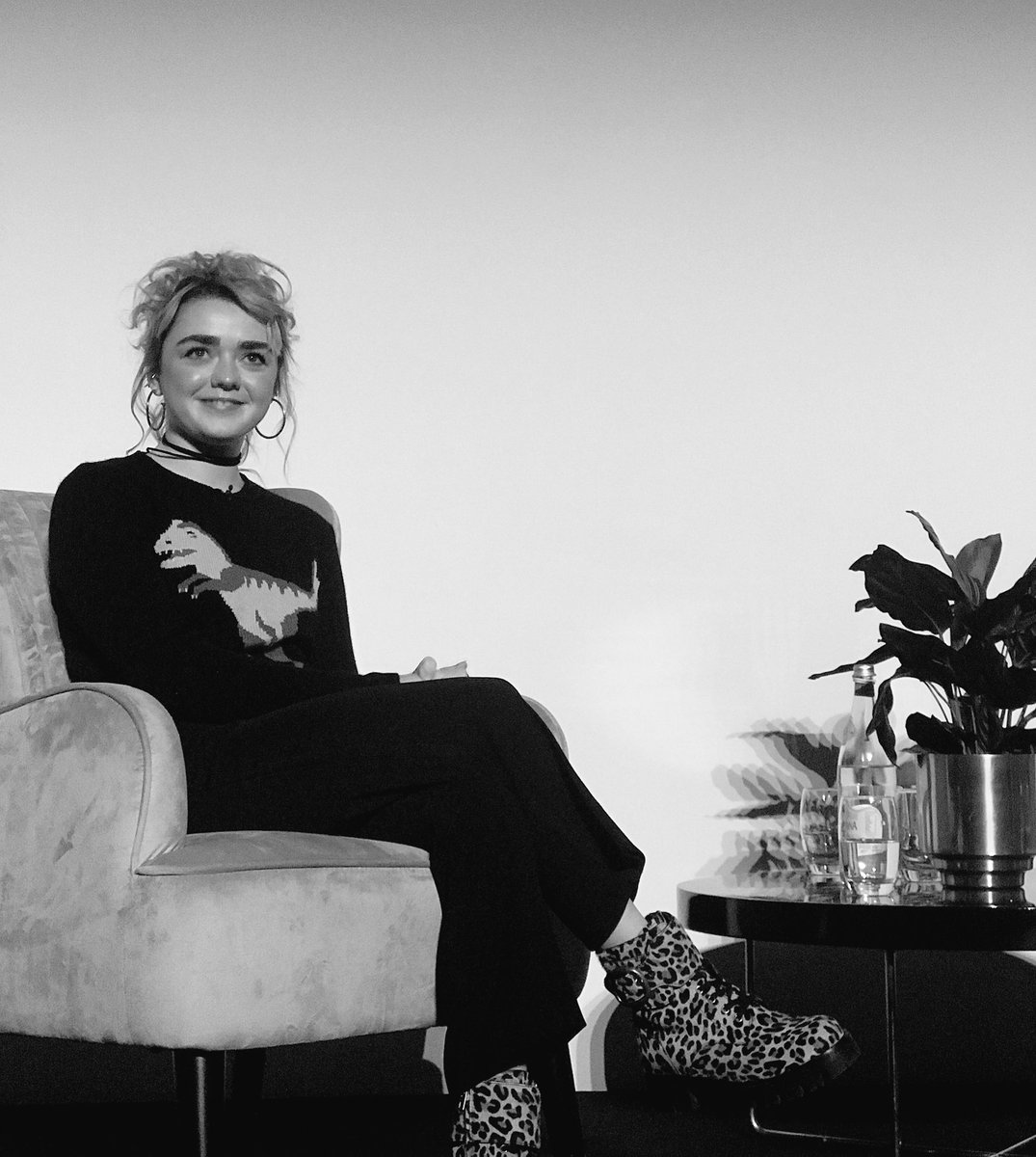 #LIVENOW <a href="/Maisie_Williams/">Maisie Williams</a> taking to The Main Stage at #ELLEWEEKENDER #Wereinlove 😻 ... she’s talking to us about her new role in #TheXMen movie and her amazing new app > <a href="/daisieapp/">@daisieapp</a> #CreativeCollaboration ✨ #MaisieWilliams