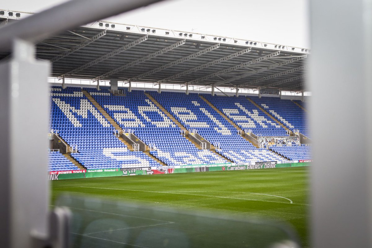 ReadingFC's tweet photo. Last 3⃣ at #Madejski:

✅ 3-1 vs @MillwallFC
✅ 3-2 vs @BristolCity 
🤝 2-2 vs @Official_ITFC 
❓ vs @StokeCity

#REAvSTO https://t.co/O7iX0TgPND