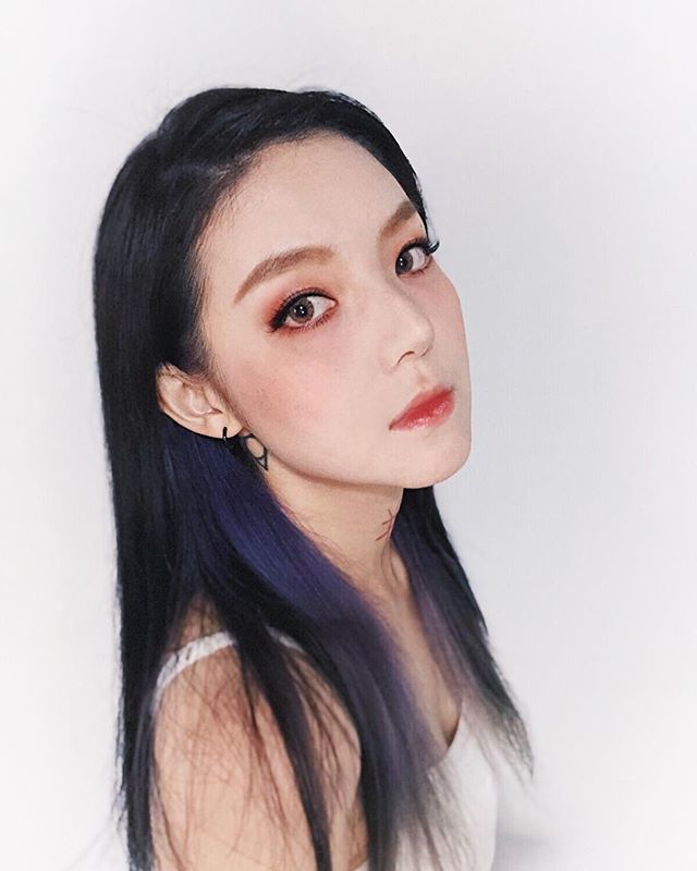 imGinOy's tweet photo. 自己化妝化了幾十年，突然想到自己從來沒發過彩妝文🤔⋯想知道有沒有人對我的彩妝技巧有興趣呢？或是我常用的彩妝品？
#makeup #makeuptutorial #cosmetics https://t.co/TE260fNN2e https://t.co/cOOW5bJPAO