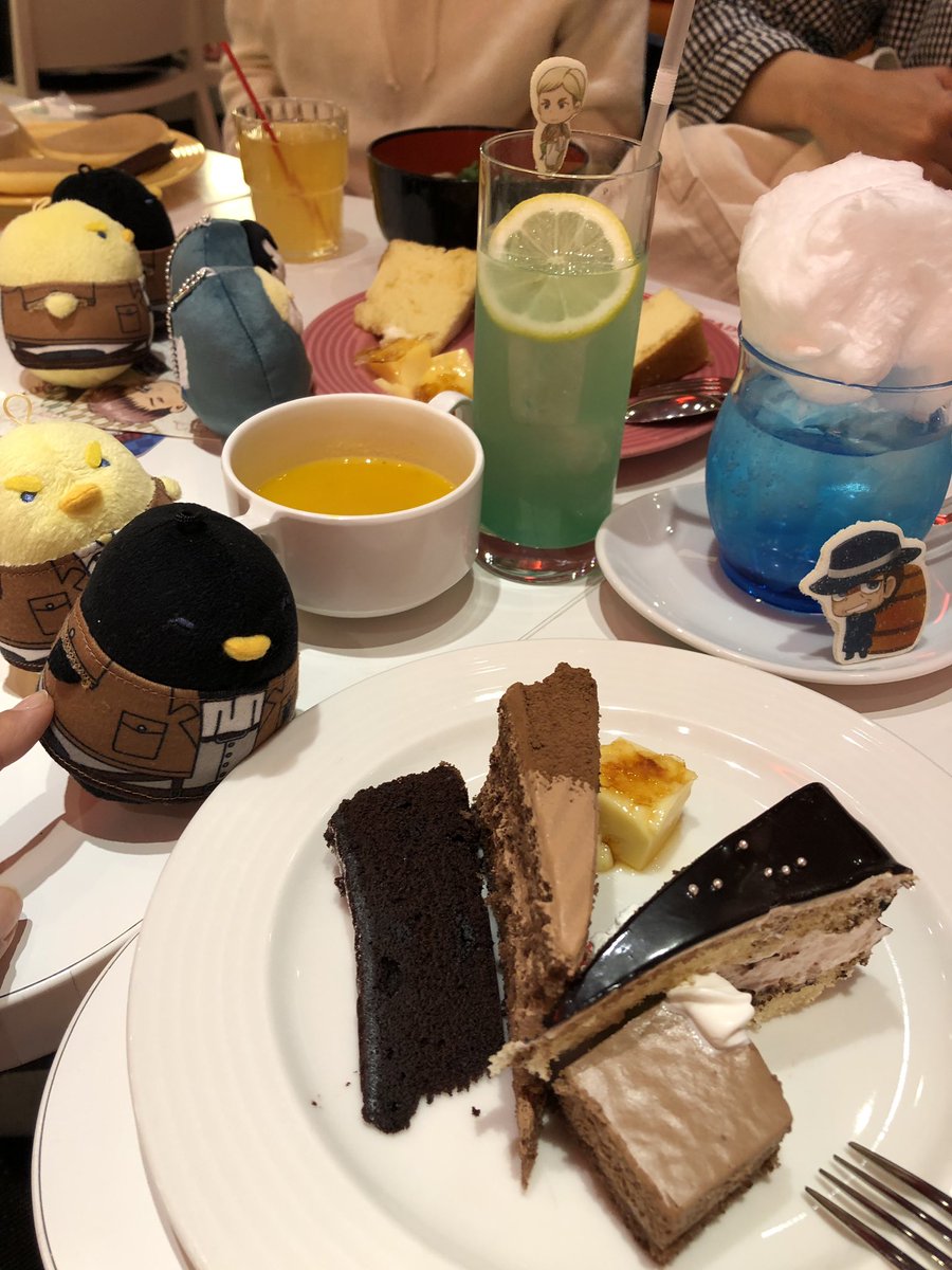 今日はスイパラ会ほんとたのじがっだ…ありがとうございまじだ！！
あづきねえさんのエルリパンケーキクッソかわいい…😭しかも迷いがなく、チョコペン走らせる速度がほんと早くて目を疑いました…🙏