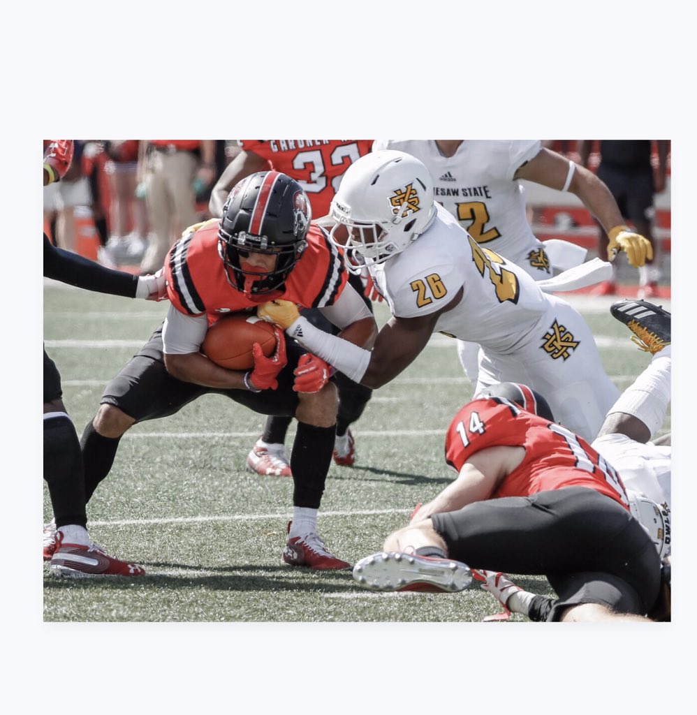 playmaker_pett's tweet photo. Blessed to see another birthday 🙌🏽🙌🏽👏🏾. And it’s gameday #GoKSUOwls https://t.co/hziHMSTpIX