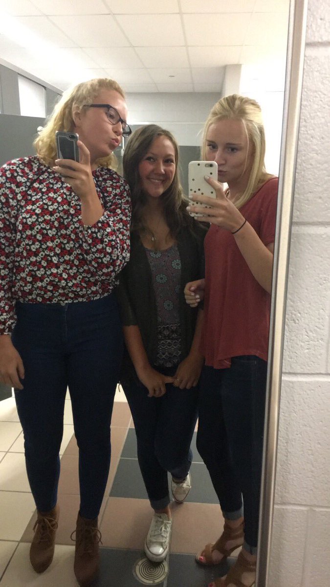 I really don’t know what I would do without these girls💓🍂