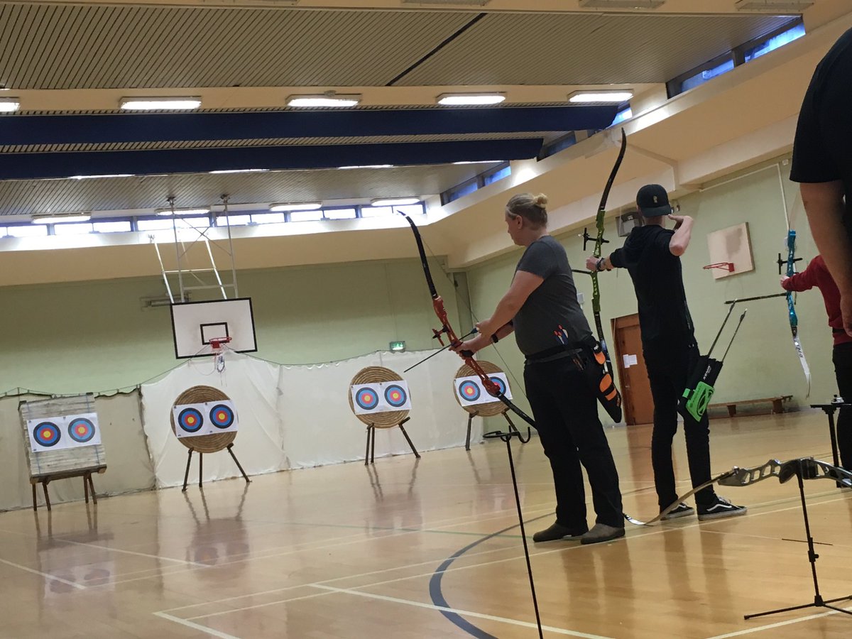 DMUArchery's tweet photo. Itโs all go at the beginners competition. GO DMU, letโs keep the streak of beating @UoLArchery. #WeAreDMU #DMUAC @DMUsports @dmuleicester https://t.co/zTNvJYaPAv