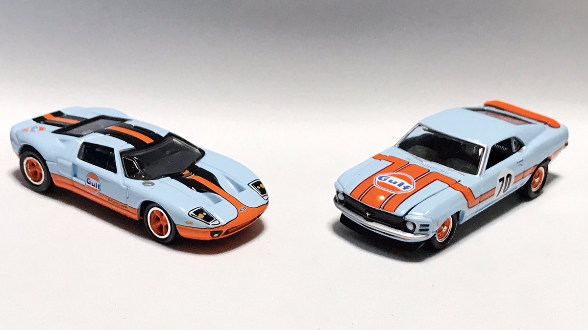 #JohnnyLightning Gulf🏁
2005 #FordGT
1970 #Ford #Mustang Boss 302
ミニカーショップyoshiさん
<a href="/yoshihiro113/">yoshi</a> で購入しました。
2台セットです。シャシーも
メタルでリアルライダー仕様。
重量感があります。
エンジンも塗り分けGood👍
#ミニカー #dicast