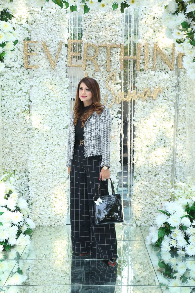 Woman of the hour #SamarAbid designer behind #everthine at the exclusive preview of her BCW collection happening today 🧚‍♂​#EverthineBySamar #AashnaByEverthine #PreBCWpreview #EverthinexBCW #ARPR

Follow the thread👇🏻