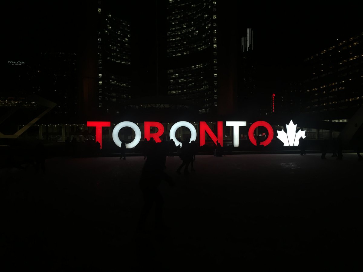JohnTory's tweet photo. The Toronto sign will be lit in red and white today for the Give A Day Campaign for World AIDS, a global fundraising effort to combat the HIV/AIDS epidemic in Sub-Saharan Africa. #WhyIGAD #WorldAIDSDay https://t.co/ASjYsbV9dl