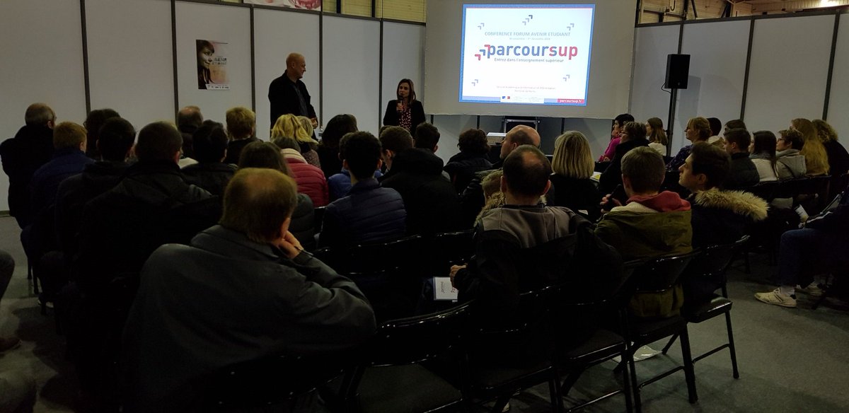 csaioReims's tweet photo. Les ateliers @parcoursup_info animés par le SAIO @academie_reims accueillent les visiteurs nombreux du Forum Avenir Étudiants de Reims @Studyrama. Toutes les questions que les futurs candidats et les parents se posent trouvent réponses. https://t.co/oT8eGeTaDH