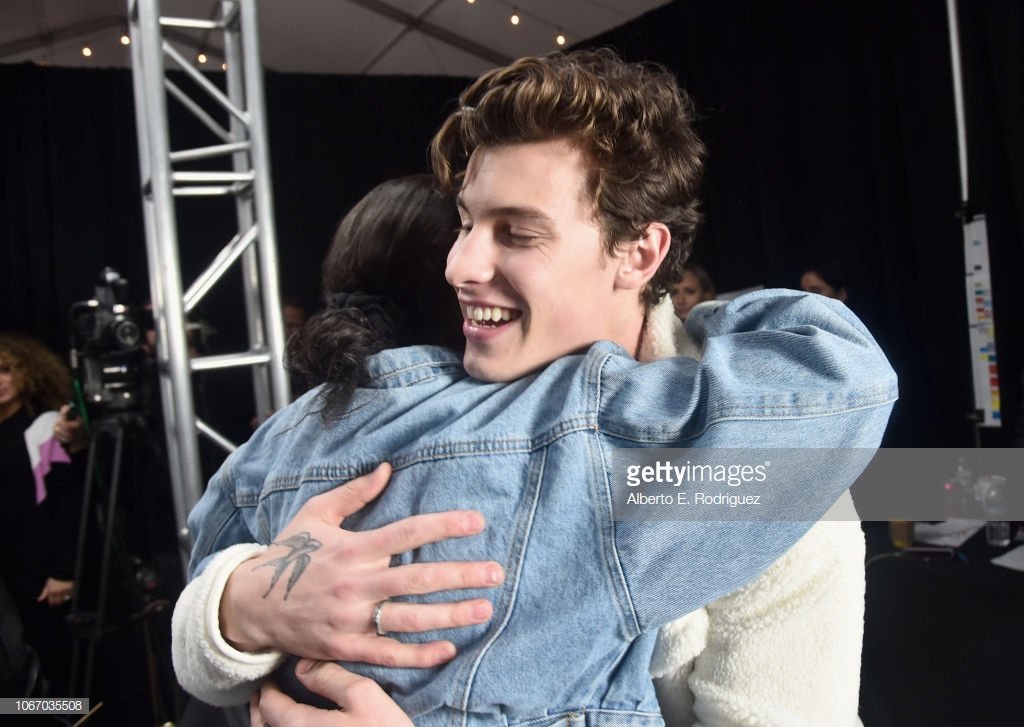 Perfectlylost2's tweet photo. @ShawnMendes and @alessiacara at @1027KIISFM's #JingleBall2018 event😍😘😘😘 https://t.co/15OPpAJ3I4