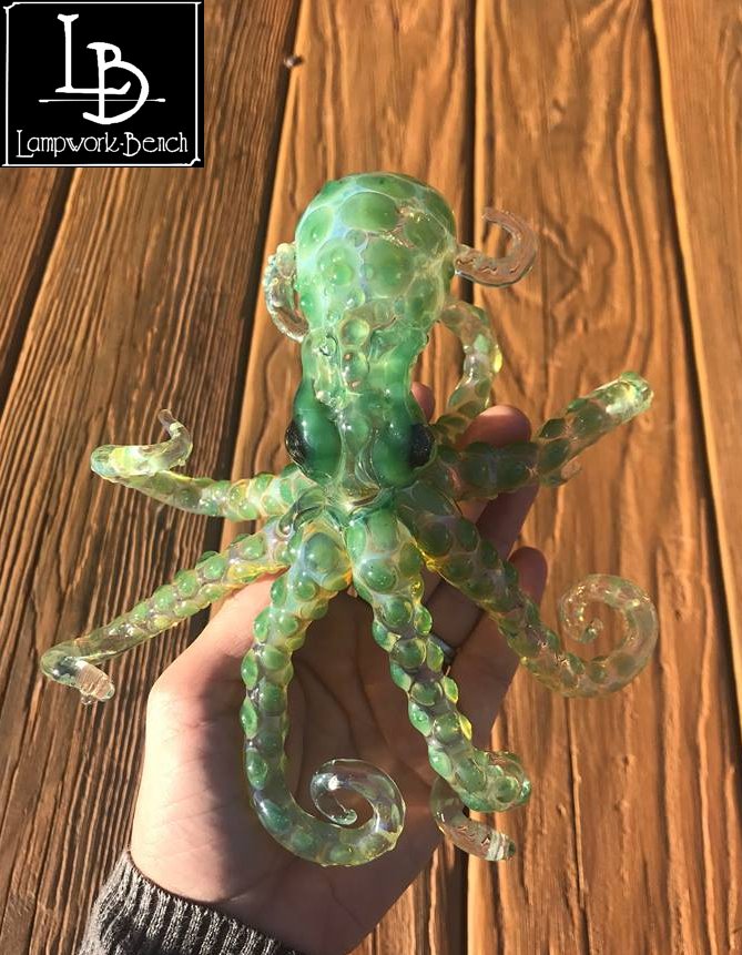 LampworkBench's tweet photo. Don't want to wait? Well, this lovely creature is READY TO SHIP 
https://t.co/v0b96YKe40  #handmade #Glass #glassart #sculpture #art #octopus #seacreature #christmasgiftideas #Christmas #giftideas #HolidayShopping #beachlife #decorate #collect #bush #SaturdayMorning https://t.co/sVyg75cvaL