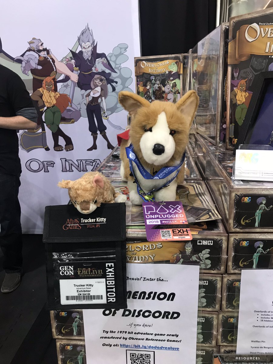 atlasgames's tweet photo. #Truckerkitty is hangin’ with #Waffles from @ObsRefGames   #makingfriends https://t.co/icGAGTlA9p