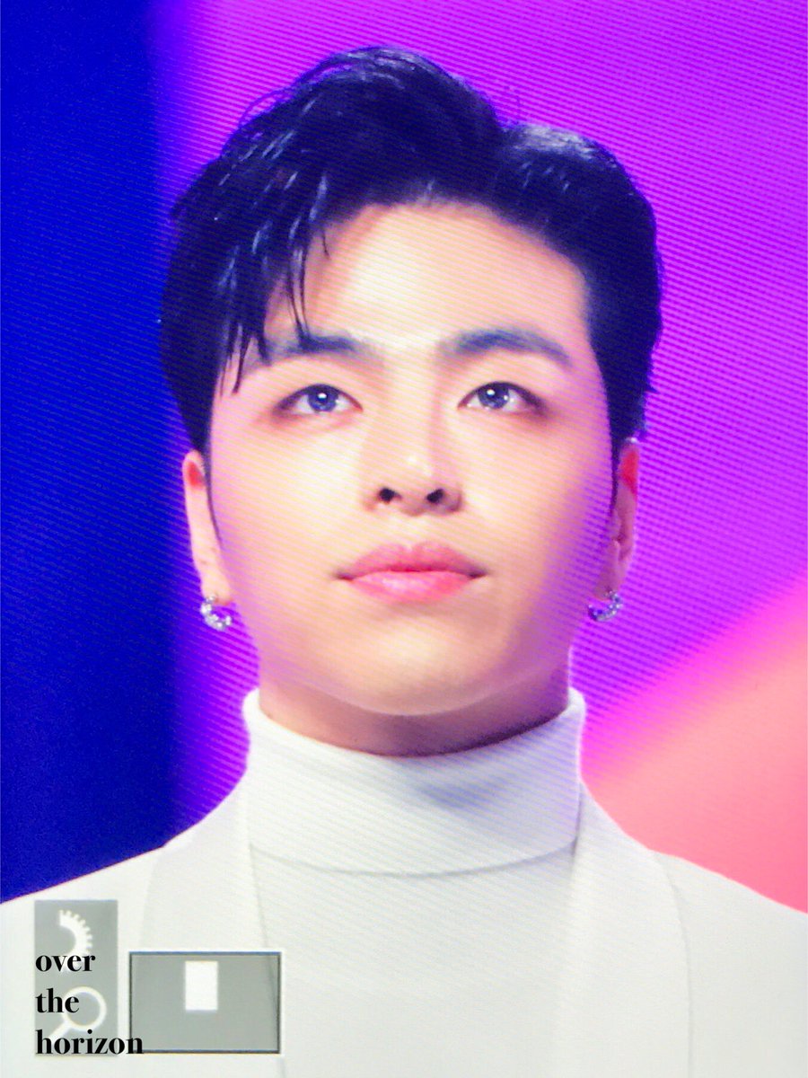 THE19970331's tweet photo. 181201 주내 눈에 그렁그렁 나두 그렁그렁 축하해 주내야ㅠㅠㅠㅠ😭
#구준회 #준회 #JUNE #ジュネ #아이콘 #iKON https://t.co/T1q0JVKn8v