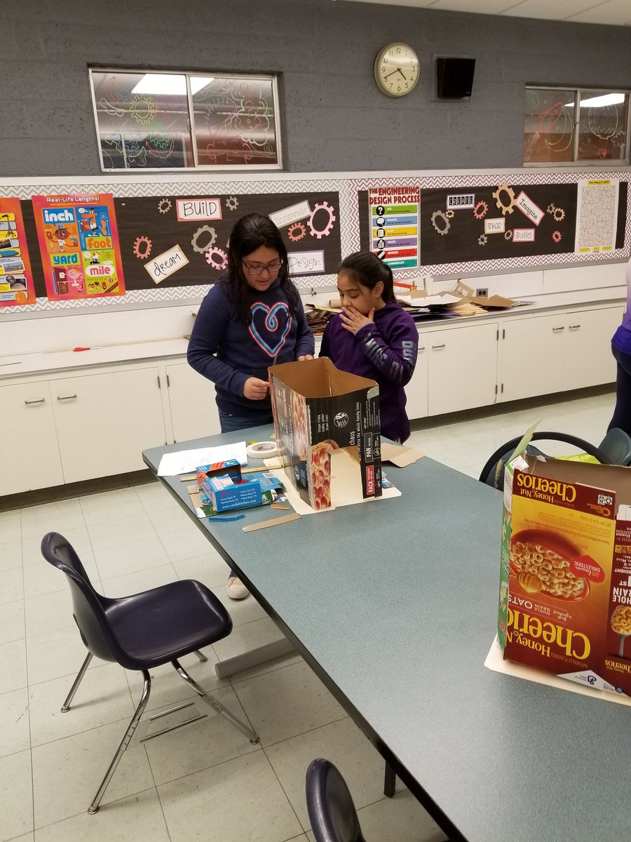 JanineMorganDou's tweet photo. Fourth graders started building their tiny homes. #chdreambuilders https://t.co/EB9NQlpyhR