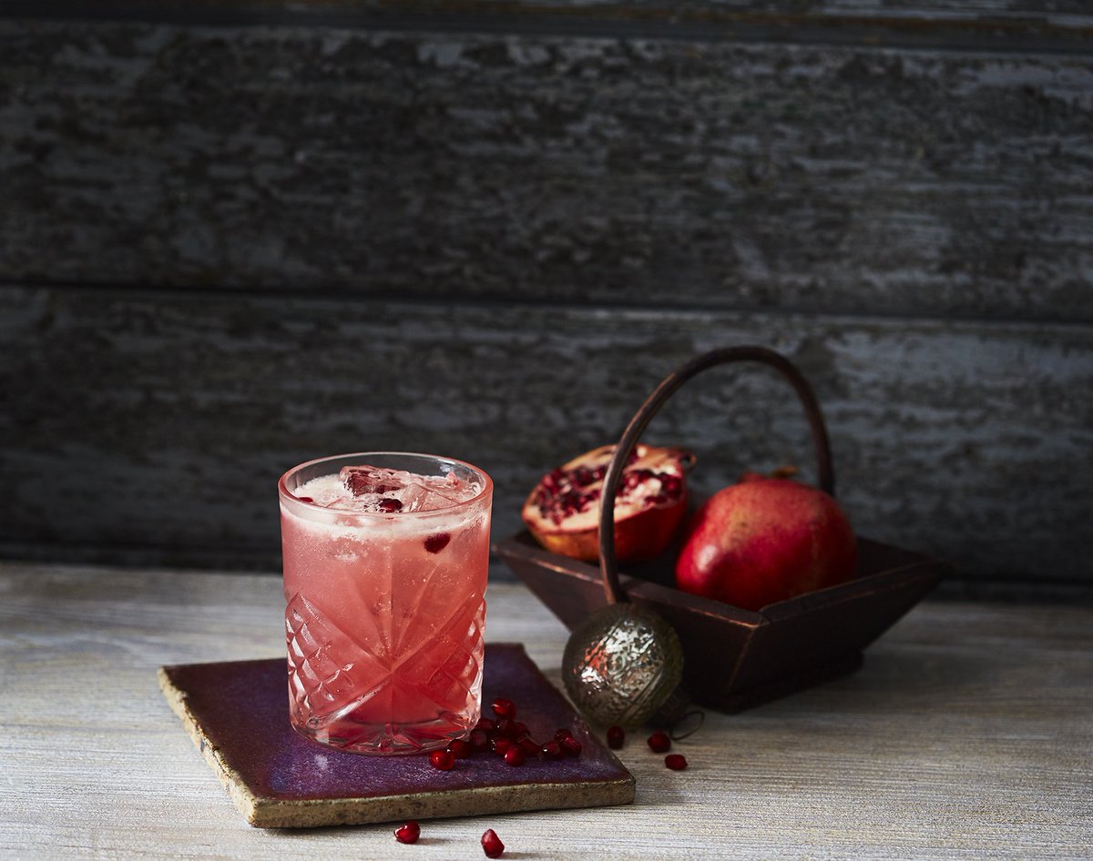 pingpongdimsum's tweet photo. Our weekend cocktail of choice today is our Pomegranate Punch! 🥃 Woodford reserve bourbon and lemonade mixed with Christmas spices and finished with fresh pomegranate seeds. Fiesty and festive, it packs a punch 🥊 #LondonCocktails #ChristmasCocktail #LondonChristmas https://t.co/VkZ2rLM0ph
