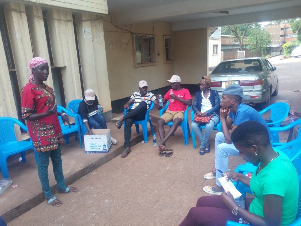 shiva_campaign's tweet photo. @OrrickSharon1 a #young_positive talking about discrimination and stigma at #MaryStuarthall in @MakerereU #WorldAIDSDay #KnowYourStatus https://t.co/NmgH9edoUY