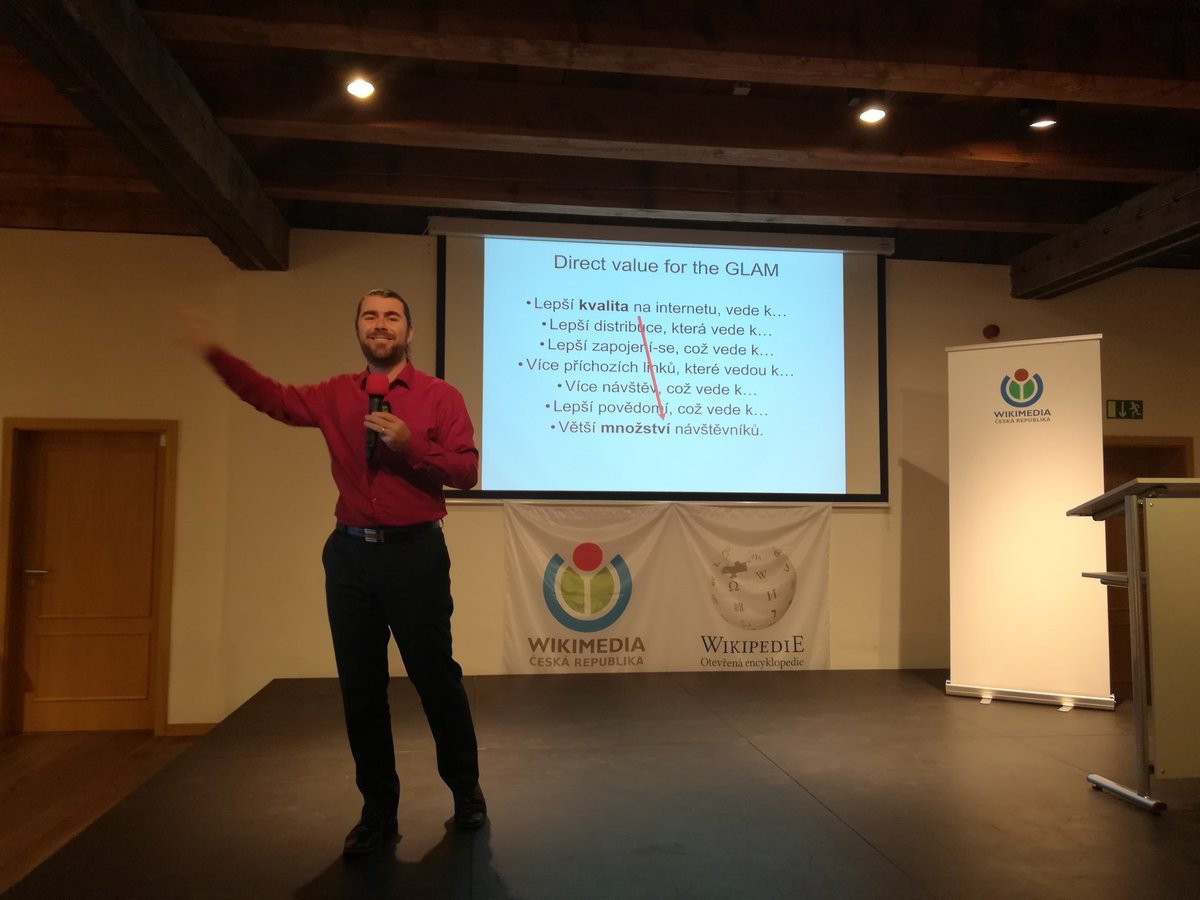 Wikimedia_CR's tweet photo. @Wittylama is very excited about something to do with GLAM, right now at Czech #wikikonference https://t.co/nMgFsG6h6q