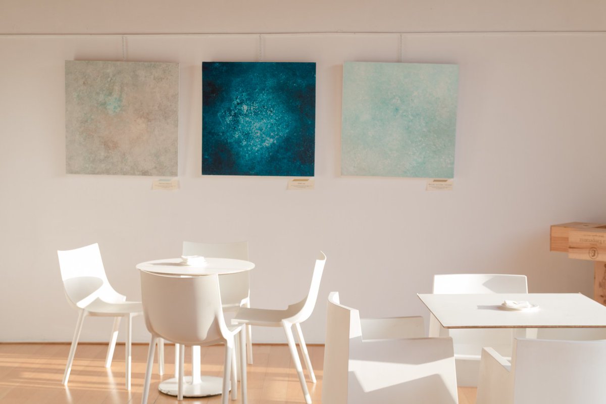 ViuraHotel's tweet photo. Descubrir nuevos vinos, acompañado de nuestro #WineManager @CatasDe , las increíbles pinturas de Marine Bonzom y los vecinos de #VillabuenadeÁlava 🍷🎨🏘️ ¿Te lo imaginas? ✨
•••
#ViuraExperiences #WineLovers #ArtLovers https://t.co/wqb2EmmIm7