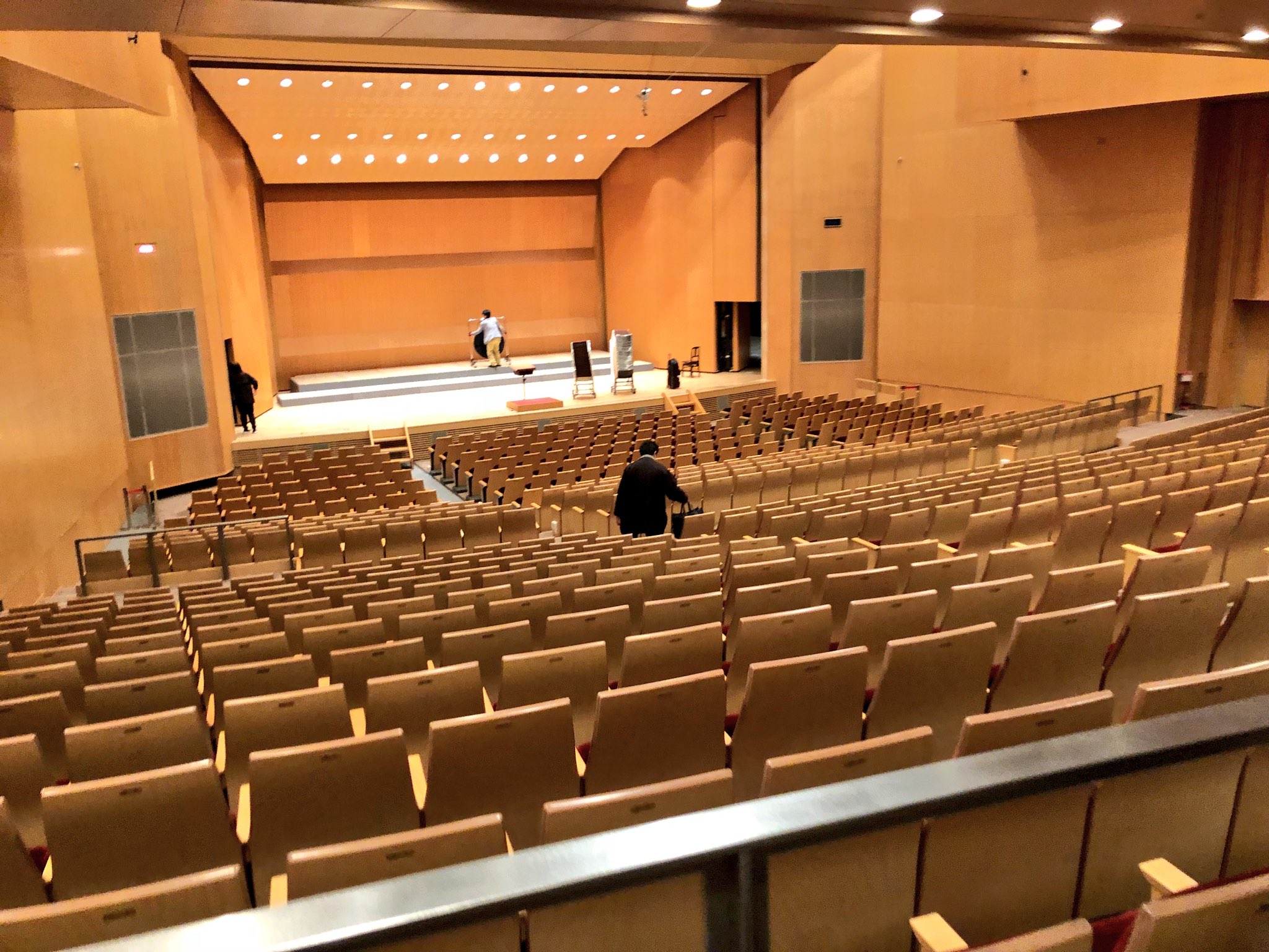 大阪市民吹奏楽団 本日は前日のホール練習でした 大阪市民吹奏楽団の定期演奏会は明日 クレオ大阪中央へぜひお越し下さい 14時開演でございます T Co J78kvsrxig Twitter