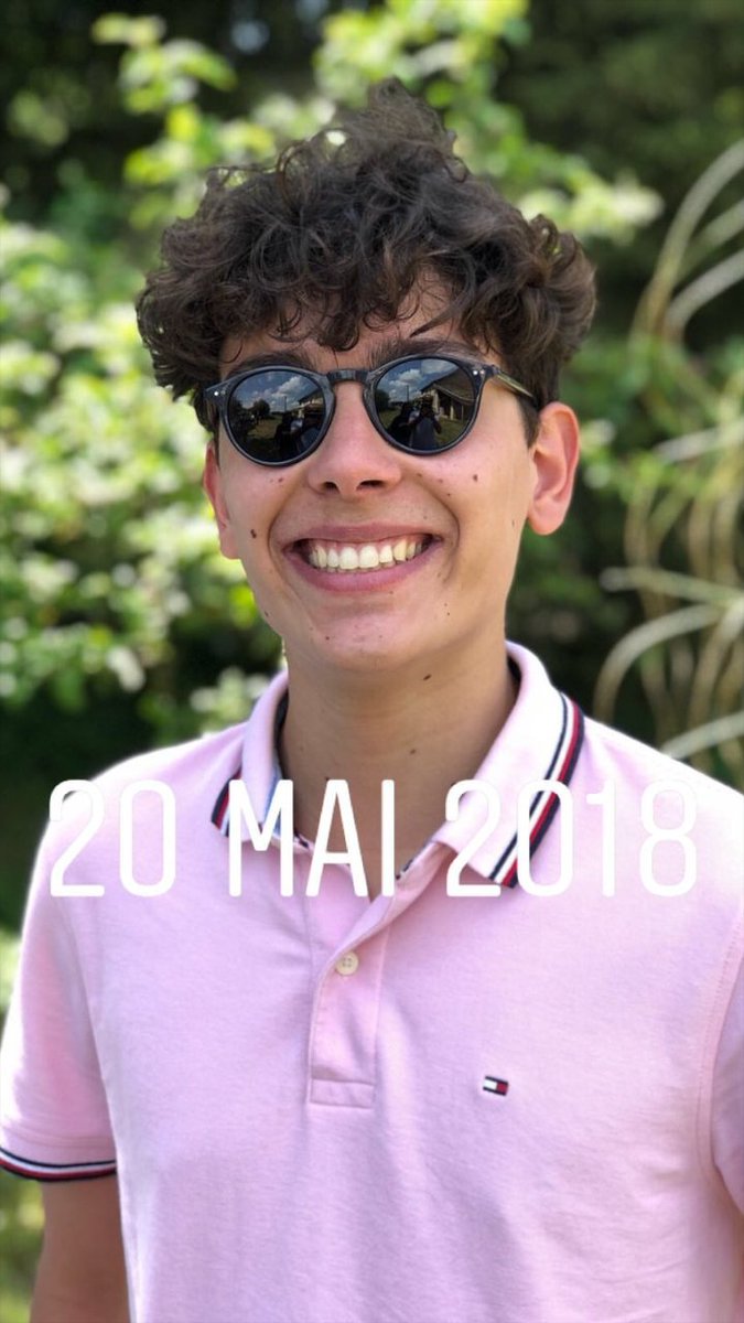 jayyynos's tweet image. et pour finir septembre ( les choix capillaires sont difficiles) #evolution2018