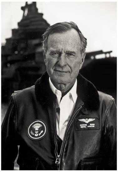 Após Pearl Harbor, George H.W.Bush adiou a faculdade e aos 18 anos