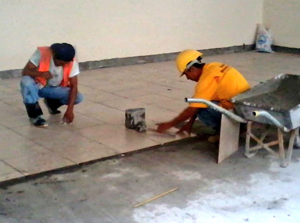 secap_ec's tweet photo. #Orellana | Certificación por competencias laborales, en el perfil Albañil Especializado en Colocación de Revestimientos Cerámicos.
#CertifícateConSecap #SecapZonal2 https://t.co/o8fKO7w9xv