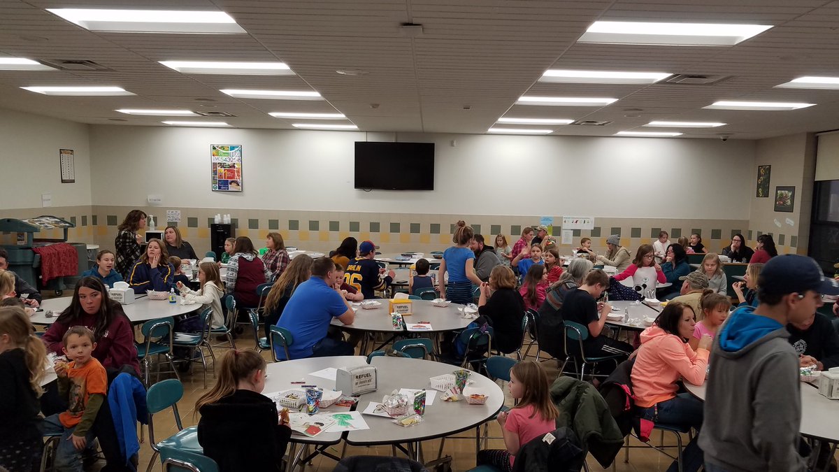 mkcregan's tweet photo. @wcsbluejays @TammyEmery3  Last night Whitesville hosted their 1st (free) Family Engagement Night for preK-5 with about 120 in attendance! #familyengagement #wcsrocks https://t.co/v1IFcjVjSo