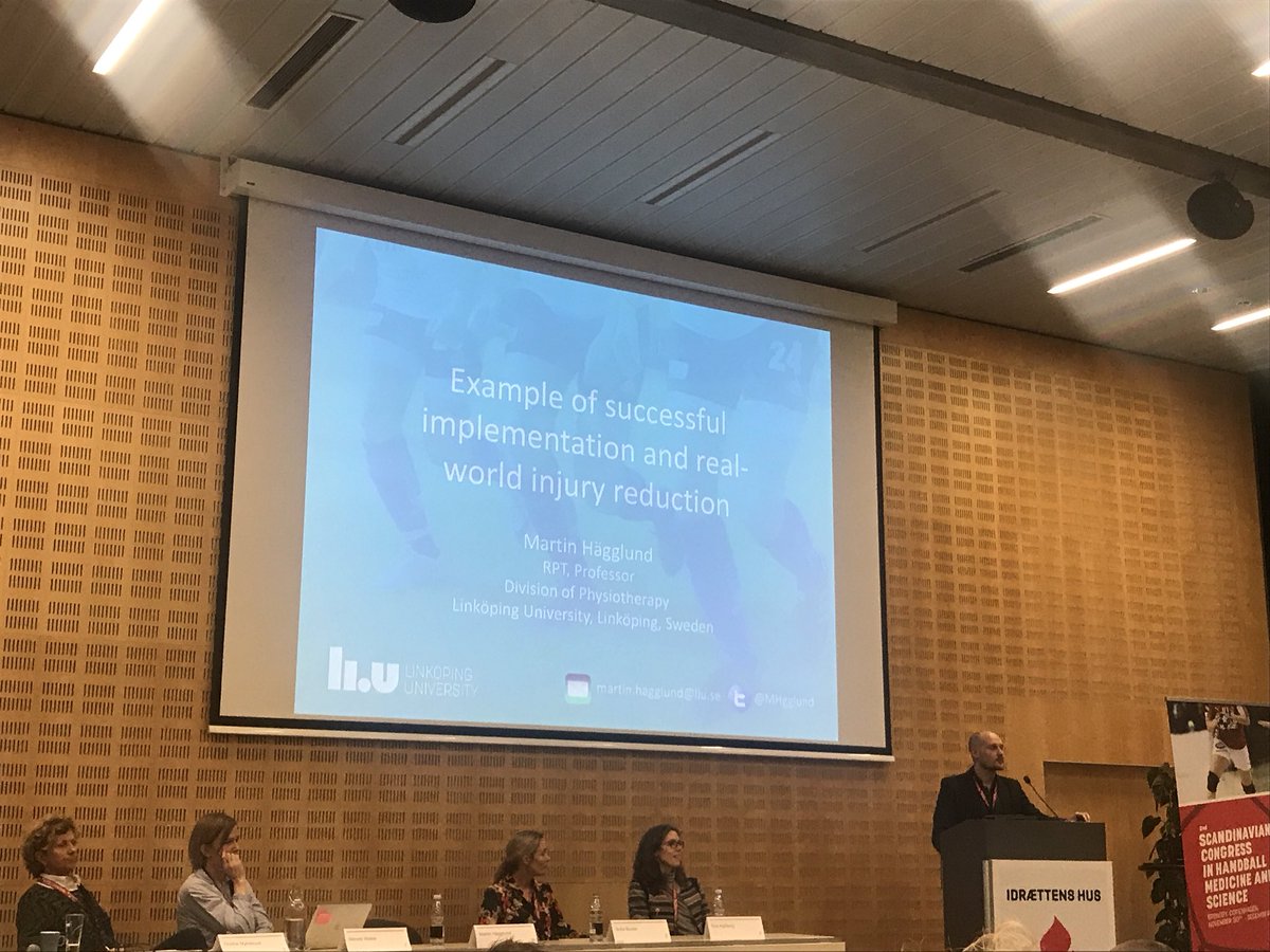 martinasker's tweet photo. Last but not least @MHgglund on successful injury prevention strategies #SCHMS2018 https://t.co/cLoSc3eC7y