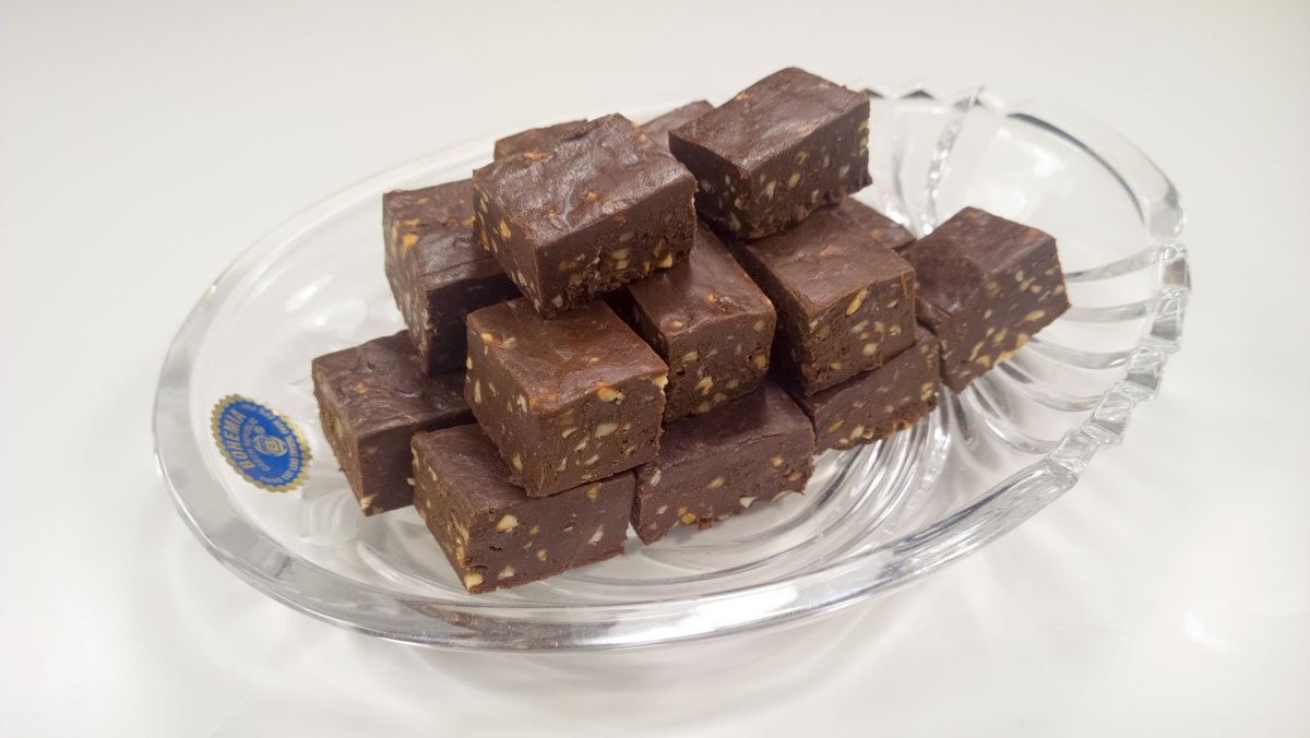 hideoutcooking's tweet photo. New Recipe (Nutty Fudge) has been published on Hideout Cooking - https://t.co/jKeaDlOfWt
#Cooking #Baking #EasyCooking #Dinner #Dessert #Kitchentime #Food #christmas #fudge #nuttyfudge #christmasdessert https://t.co/ZAkMWmzlRS