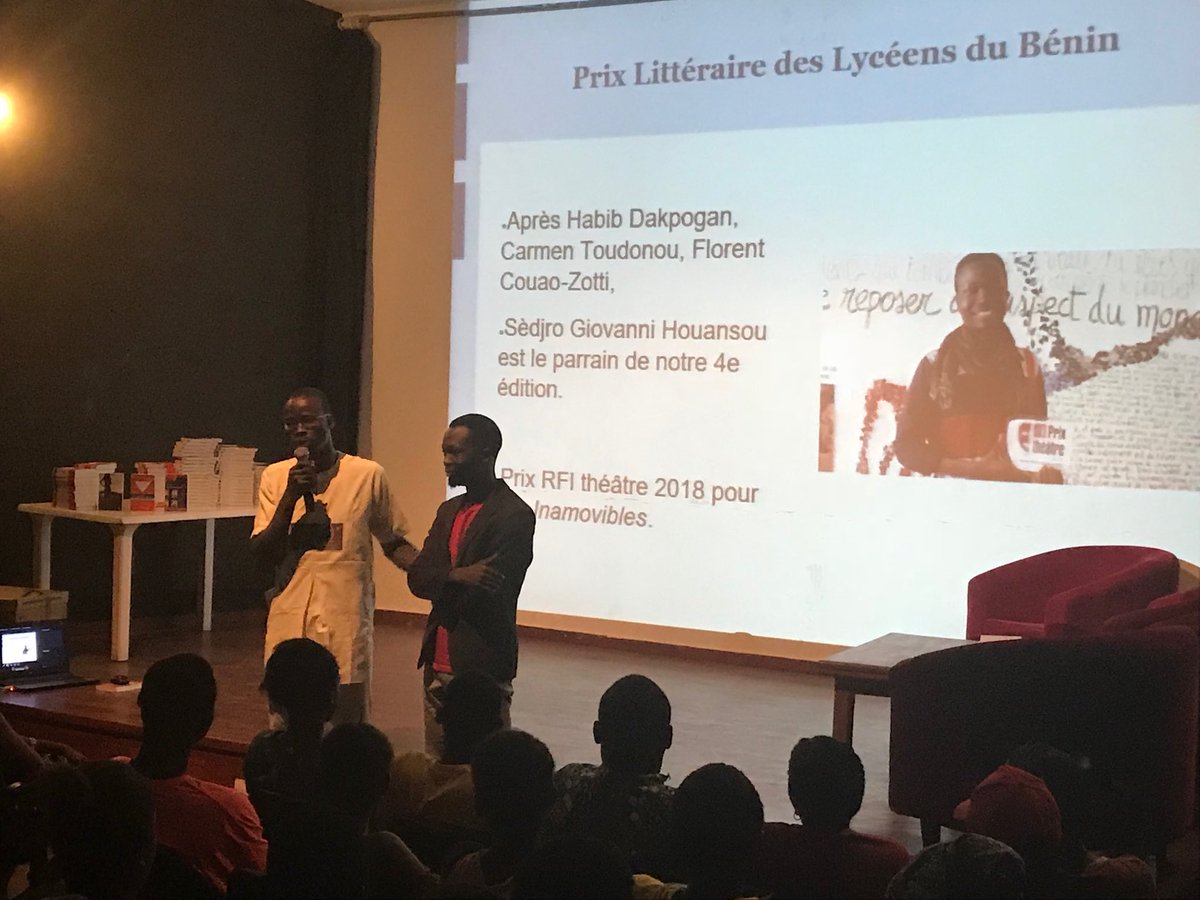 chleligne's tweet photo. Lancement du prix littéraire des lycéens du Bénin à ⁦@IF_Benin⁩  #languefrancaise #livre avec la participation de Giovanni Houansou, #prixrfitheatre 2018 https://t.co/CviTdzjJl5