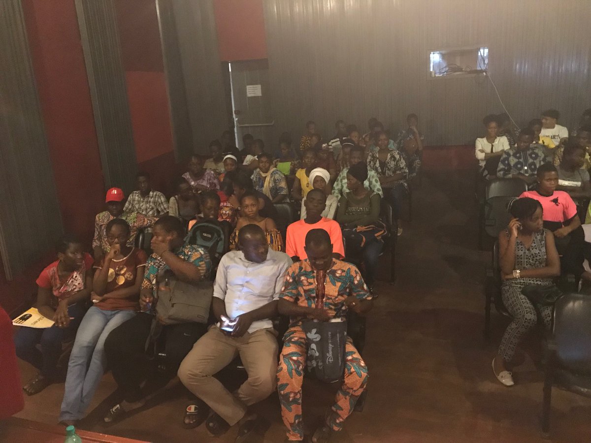 chleligne's tweet photo. Lancement du prix littéraire des lycéens du Bénin à ⁦@IF_Benin⁩  #languefrancaise #livre avec la participation de Giovanni Houansou, #prixrfitheatre 2018 https://t.co/CviTdzjJl5