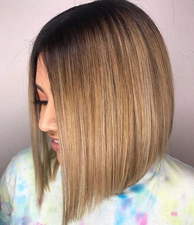 DieselSalon's tweet image. Gorgeous Razor Bob and Full Highlight with a color melt from espresso at the root to a iced latte at the ends. Hair by: Amanda #bob #razorbob #fullhighlight #paintherblonde #bronde #balayage #colormelt #dieselsalon #loreal #precision #onpointcutting #san… ift.tt/2FSlTzF