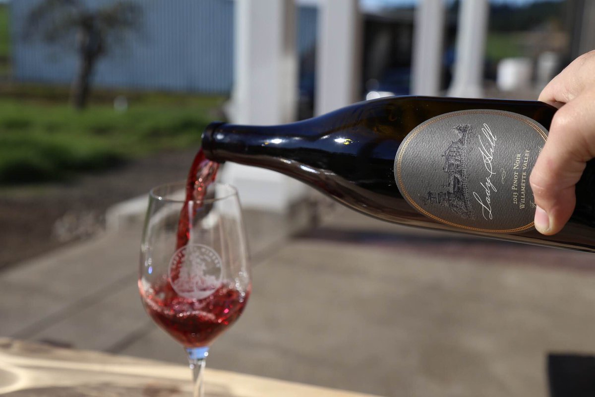 Looking to gift an experience rather than more stuff this holiday season? A customized Tour and Tasting Experience makes a perfect gift or stocking stuffer for the wine lovers in your life. Stop by or call us. ow.ly/1Veu30mPmMr