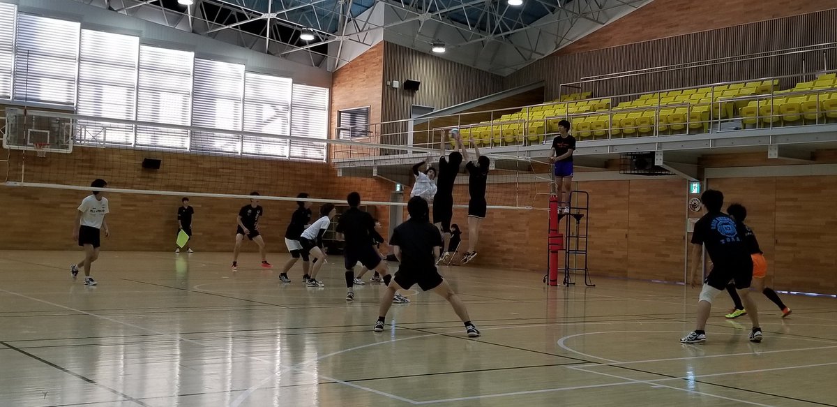 nitvolleyball__'s tweet photo. 12月1日東京都市大学さんと練習試合をさせていただきました✨
秋季リーグ終わって初めての練習試合だったので課題も見つかりいい練習試合でした
東京都市大学さんありがとうございました！ https://t.co/YNXFNu6N9u