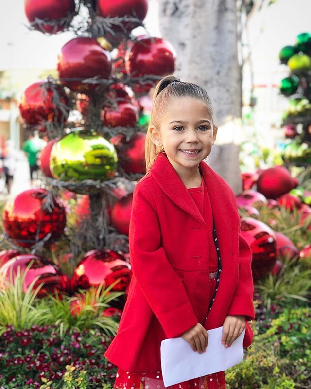 sparklinglala's tweet photo. Having Breakfast with Santa at @catal_restaurant has become a tradition for @sweetvalkat & I. It’s our time to chat about movies, food, & Santa. This year she came prepared and brought Santa a list.
#downtowndisney #breakfastwithsanta #catalrestaurant https://t.co/hSZuDwzkai