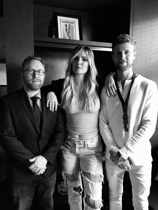 OOOHHH LAST MINUTE SHOW ADDED! <a href="/TheRobeyGH/">TheRobeyChicago</a> Weds, 12/5, 6-8pm NO COVER #livemusic #trio #chicago #wickerpark #livejazz