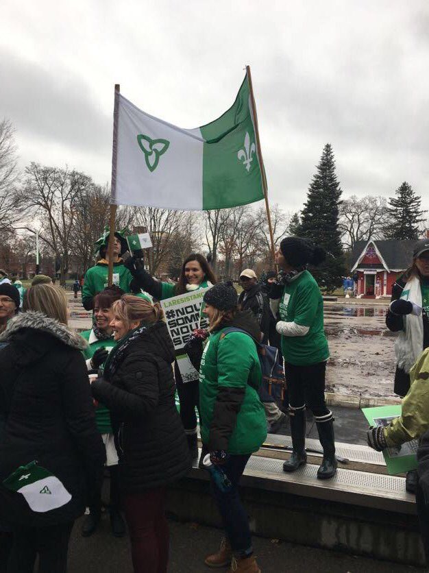 kernaghant's tweet photo. Standing w. Franco-Ontarians against Doug Ford's cuts of French Language Commissioner & French University. #FrancoOntariens #ONFR #NousSommesNousSerons #LdnOnt #Francophonie #Résistance #ONPoli #FrancoRespect #LaRÉSISTANCE https://t.co/Kkl4HlMrI6