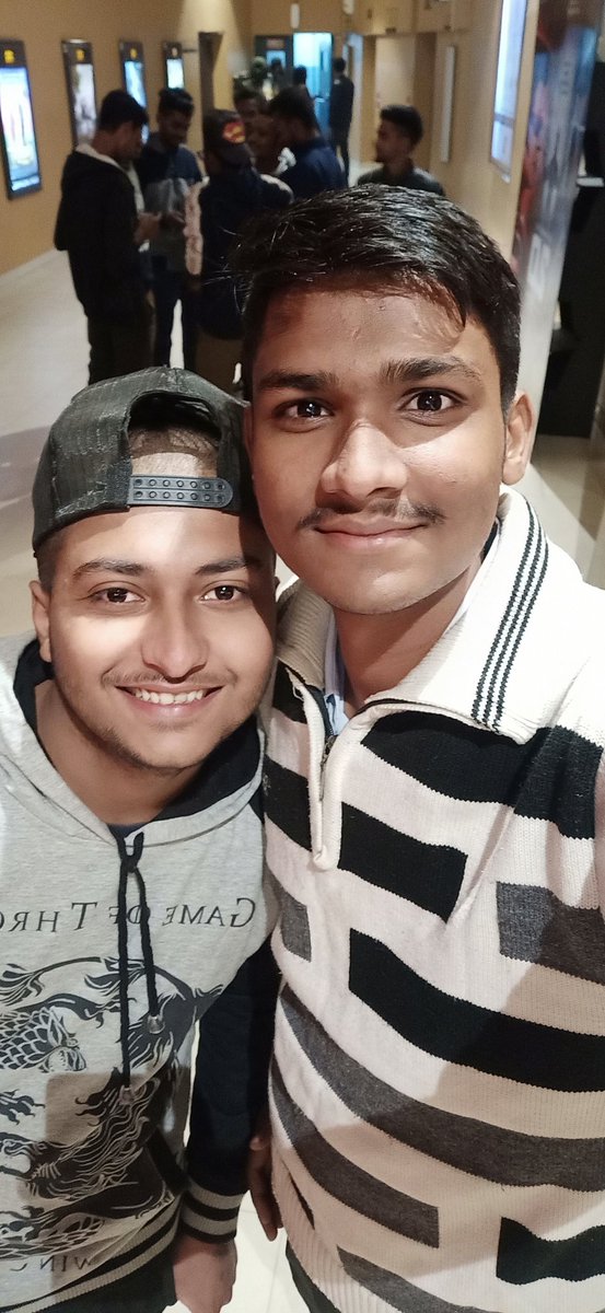 PAMMADj's tweet image. Robot 2.0 watching Now #2Point0 
#Robot2point0