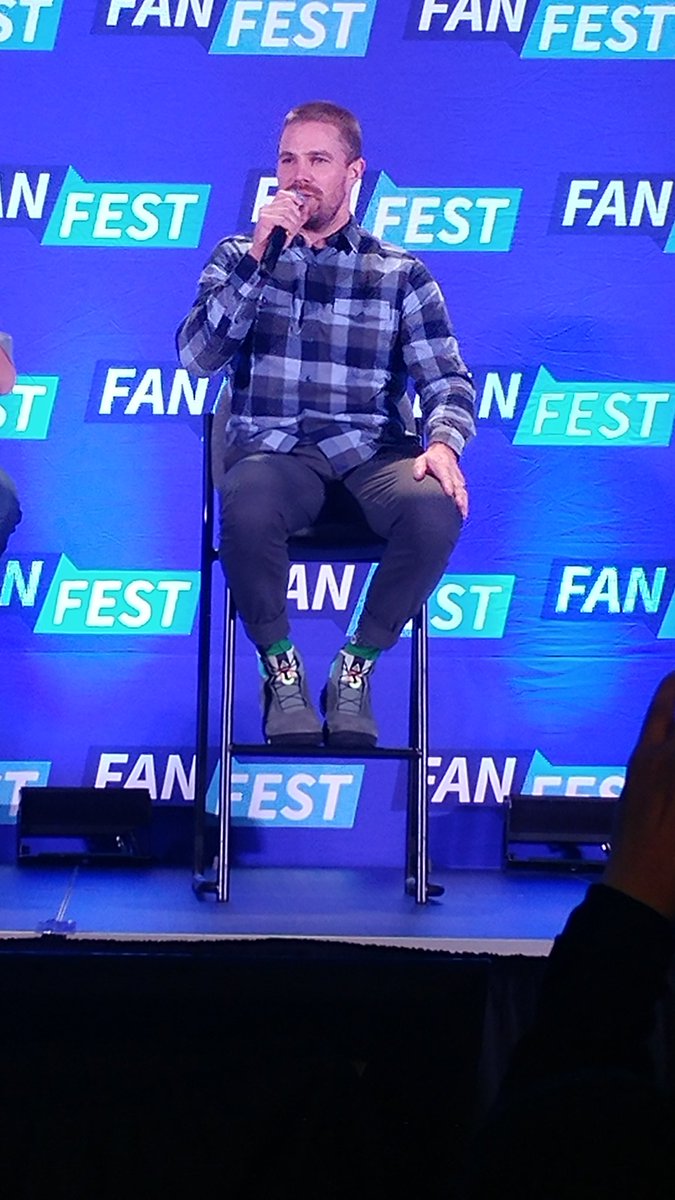 geeky_goddess01's tweet photo. He's overjoyed with the simplicity of his wardrobe for #Arrow season 7 he's either in prison clothes or naked! #HVFFSanjose2018 #HVFFSANJOSE @StephenAmell #Arrow https://t.co/yaChkvRvhv