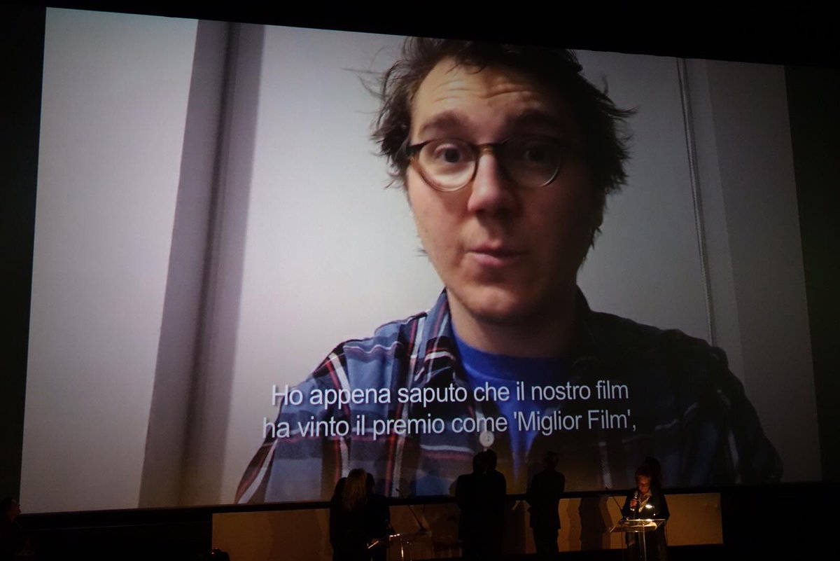 torinofilmfest's tweet photo. E il Premio per il Miglior Film del concorso lungometraggi #TORINO36 è assegnato a #WILDLIFE di Paul Dani #TFF36 #closing #1dicembre https://t.co/67fYlvutkA