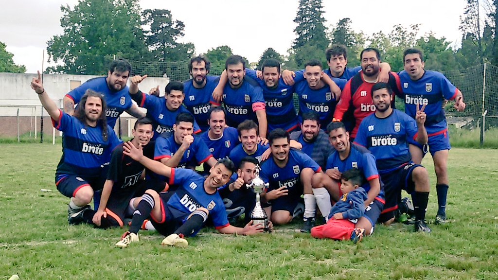 ungsdeportes's tweet photo. Felicitaciones @LyonClubUngs #Campeon del torneo de fútbol 11 edición 2018. 
En @ungsoficial #Estudiar realizar #ActividadFisica y #Deporte es tu #Derecho  #DeporteUniversitario ⚽🎾🏓🏊🏃🏀🏐🏓⛹️ https://t.co/GtmHP4tbhW
