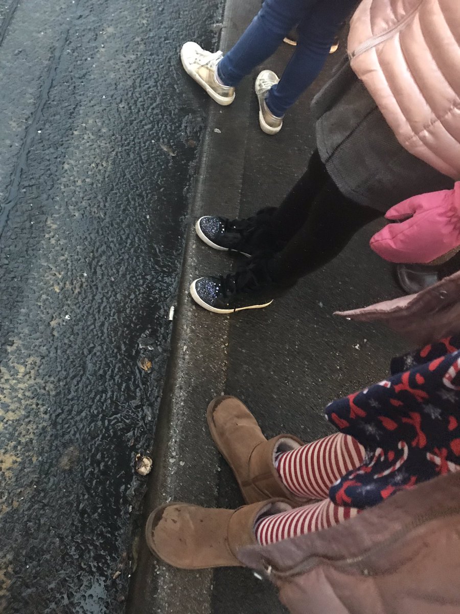 VickyGreenCopy's tweet photo. Had a great time at the lantern parade today in #Altrincham. Walked lots but only managed 8.5k steps! Must do better @foundrycomms #merryfitmas https://t.co/x84cgQ5SNA
