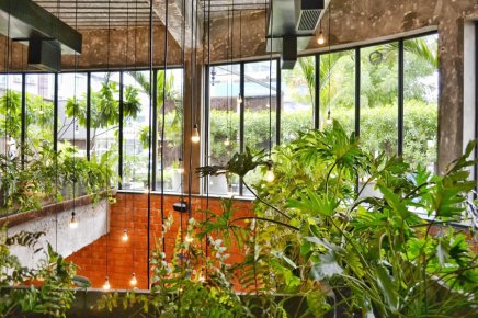 CS_decor's tweet image. De plus en plus souvent, espaces intérieurs et extérieurs s’entremêlent pour offrir des architectures fraîches et modernes. Que pensez-vous de ce concept ?