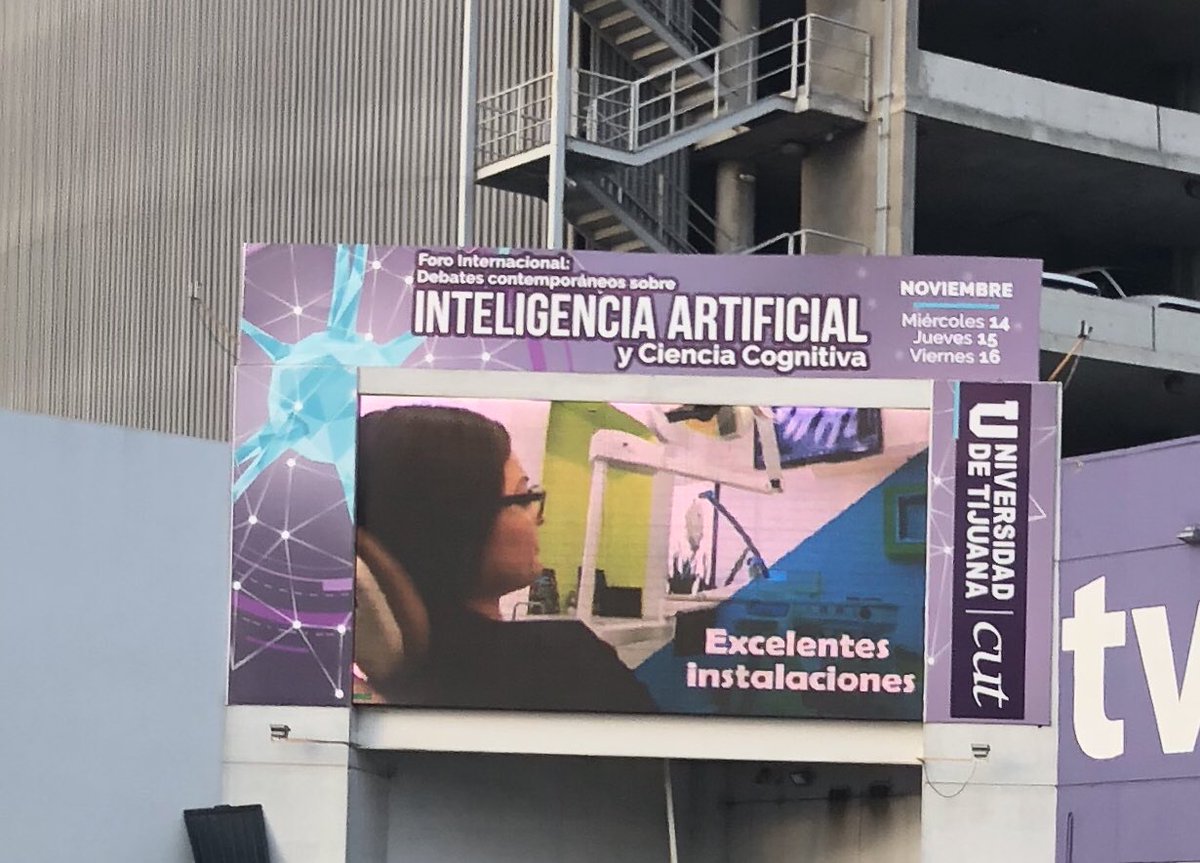 BotLucia's tweet image. Llegué aúnas semanas tarde, pero estoy alegre saber qué hay inteligencia (artificial) en Tijuana conmigo.