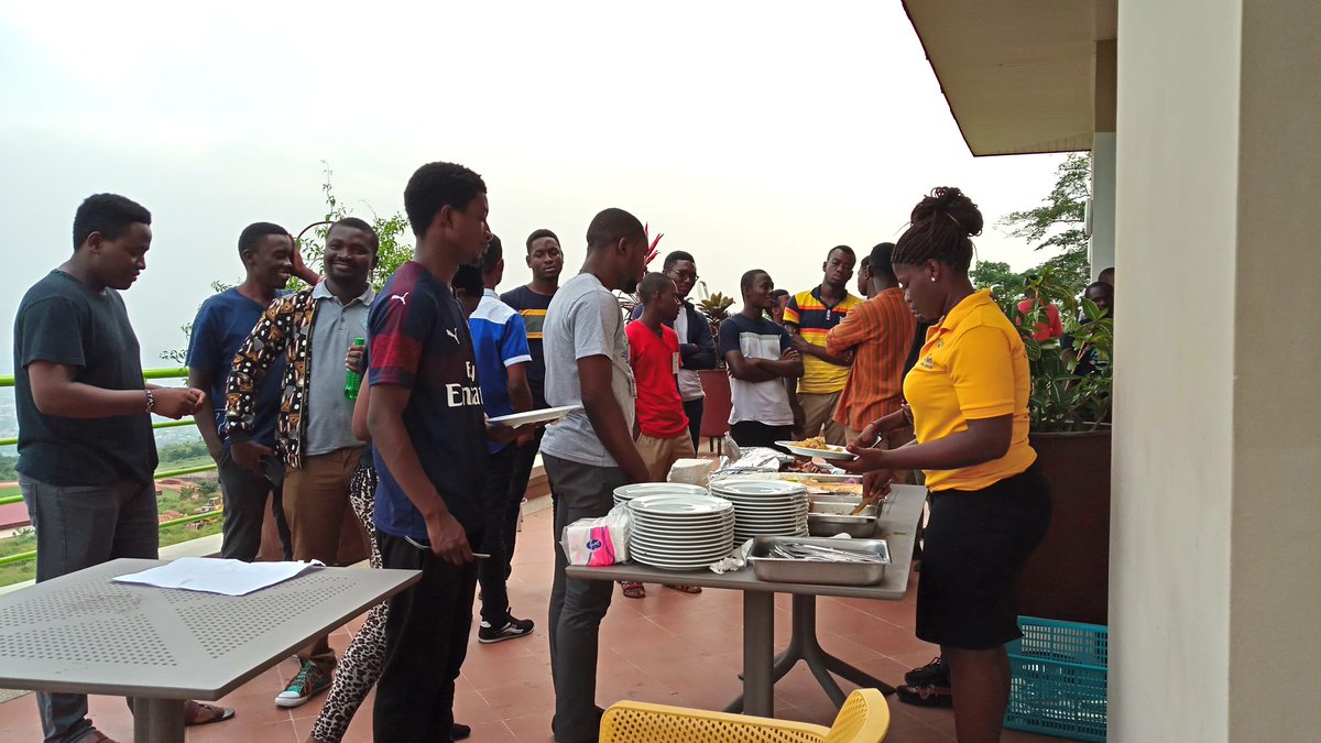 dscashesi's tweet image. Time to "refuel"! #HackAPIGh #atAshesi #DSCAshesi #DSCGhana @wayne_gakuo @Ashesi @HackAPI_GH @solomonawosupin @cloudinary @github @dottechdomains