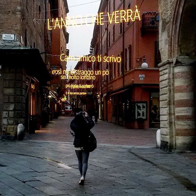 comunebologna's tweet photo. Non solo luci, ma anche parole e musica per questo #nataleabologna. foto di @tinarellicristina (team instagram @Twiperbole https://t.co/XYRvgwYkiy) #mybologna https://t.co/fP46t2Qvjc