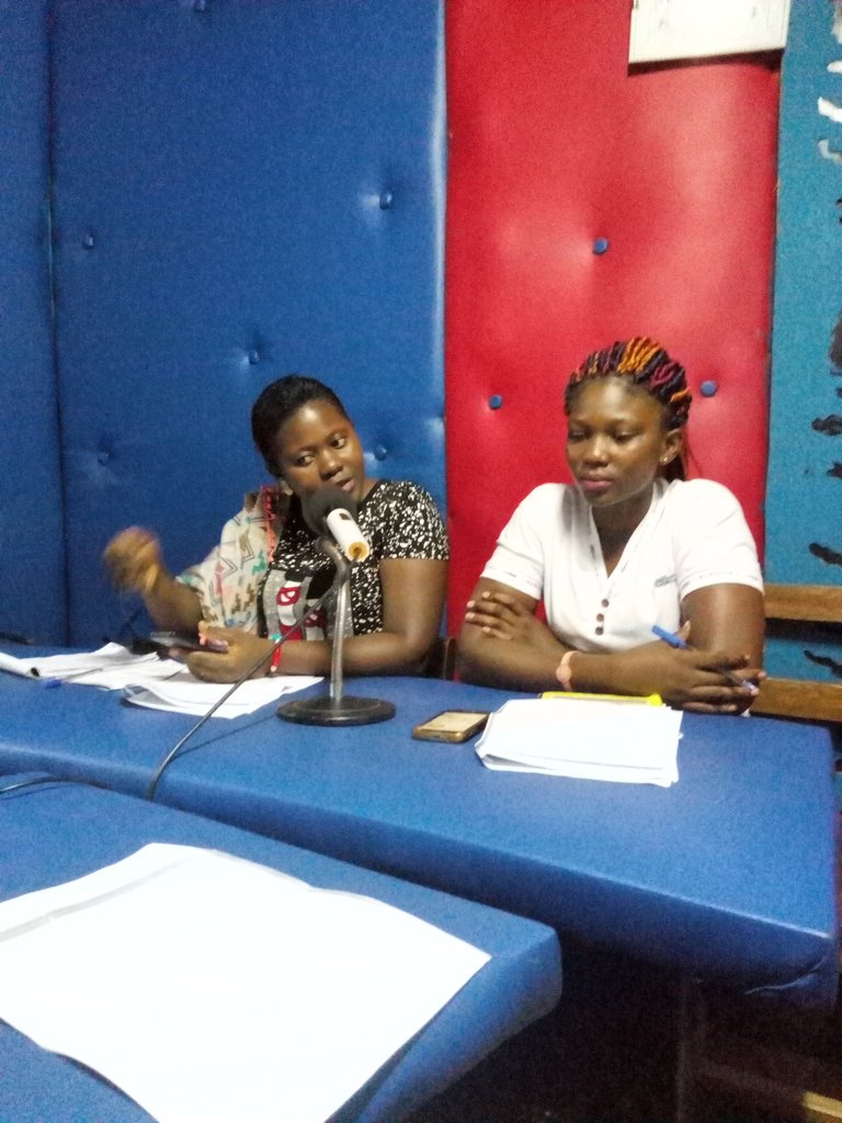 KumbaAmef's tweet photo. Article 2 of the UN declaration on the elimination of violence against women and girls distinguishes physical,sexual psychological violence that occurs with de family and community.AMEF radio talk was Centered around de different forms of violence.
#hearmetoo https://t.co/lvdPHdxmkR